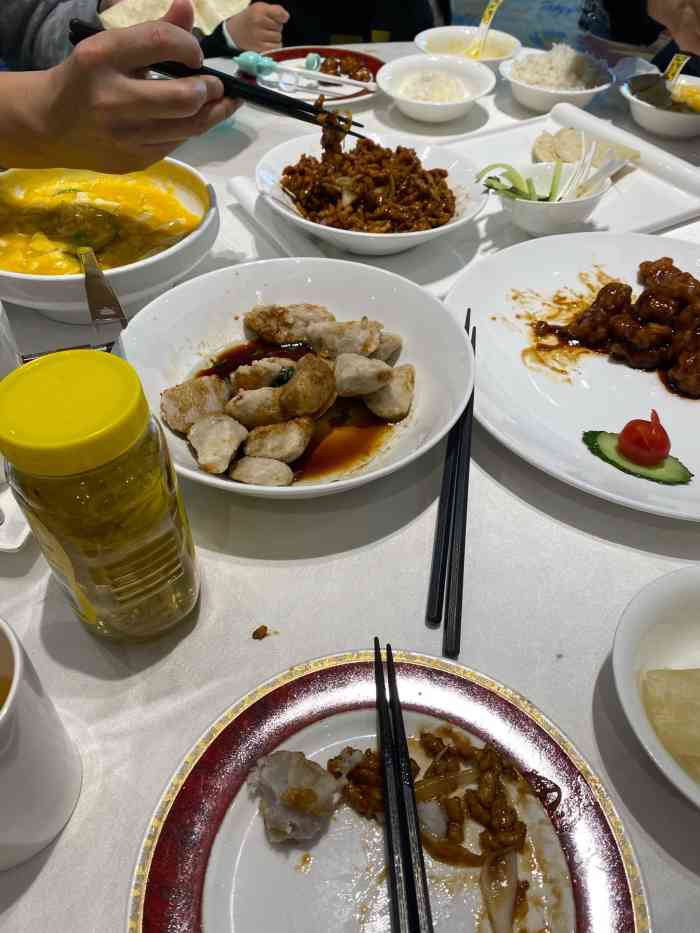 花中城(湖墅店)-"我是大年初5在花中城请客的,服务员上菜时.