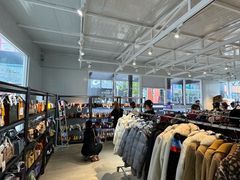 -百年港湾奥特莱斯(香炉礁店)