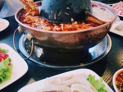 -楼外楼大刀肉传统火锅居(幸福街店)