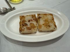 腊味虾米萝卜糕-凤凰楼酒家·粤宴点心(华强北店)