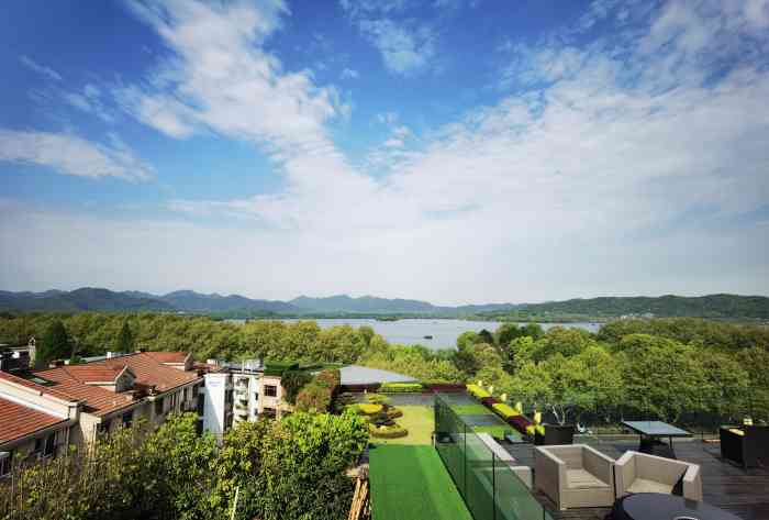 杭州索菲特西湖大酒店-"婚宴设在六楼的钻石露台 地段不错 面朝西.