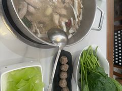 -喃喃椰·糟粕醋·椰子鸡火锅(七堡花园店)