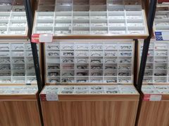 -诺柯视眼镜-蔡司依视路官方工厂店(淞南一店)