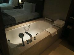 浴室-西双版纳融创皇冠假日度假酒店