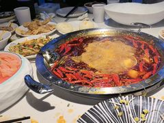-茅草房·河畔园林火锅