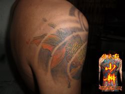 -小辫刺青洗纹身