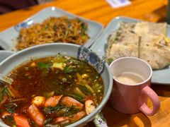 -Bar crepería Xianhui Jie 贤惠姐煎饼果子酸辣粉
