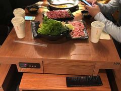 -呷哺呷哺(普陀乐购真北店)
