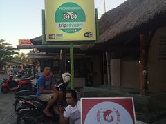 -Lia Cafe