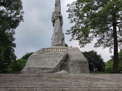 -烈士陵园(地铁站)