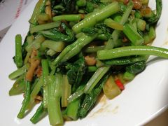 -老码头黑皮肘子锅包肉(赣水路店)