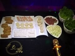 -唯爱KTV聚会餐厅(仙林东城汇店)