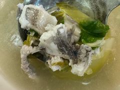 豆腐鱼酸菜汤-日日香卤鹅饭店·澄海狮头鹅(澄海店)