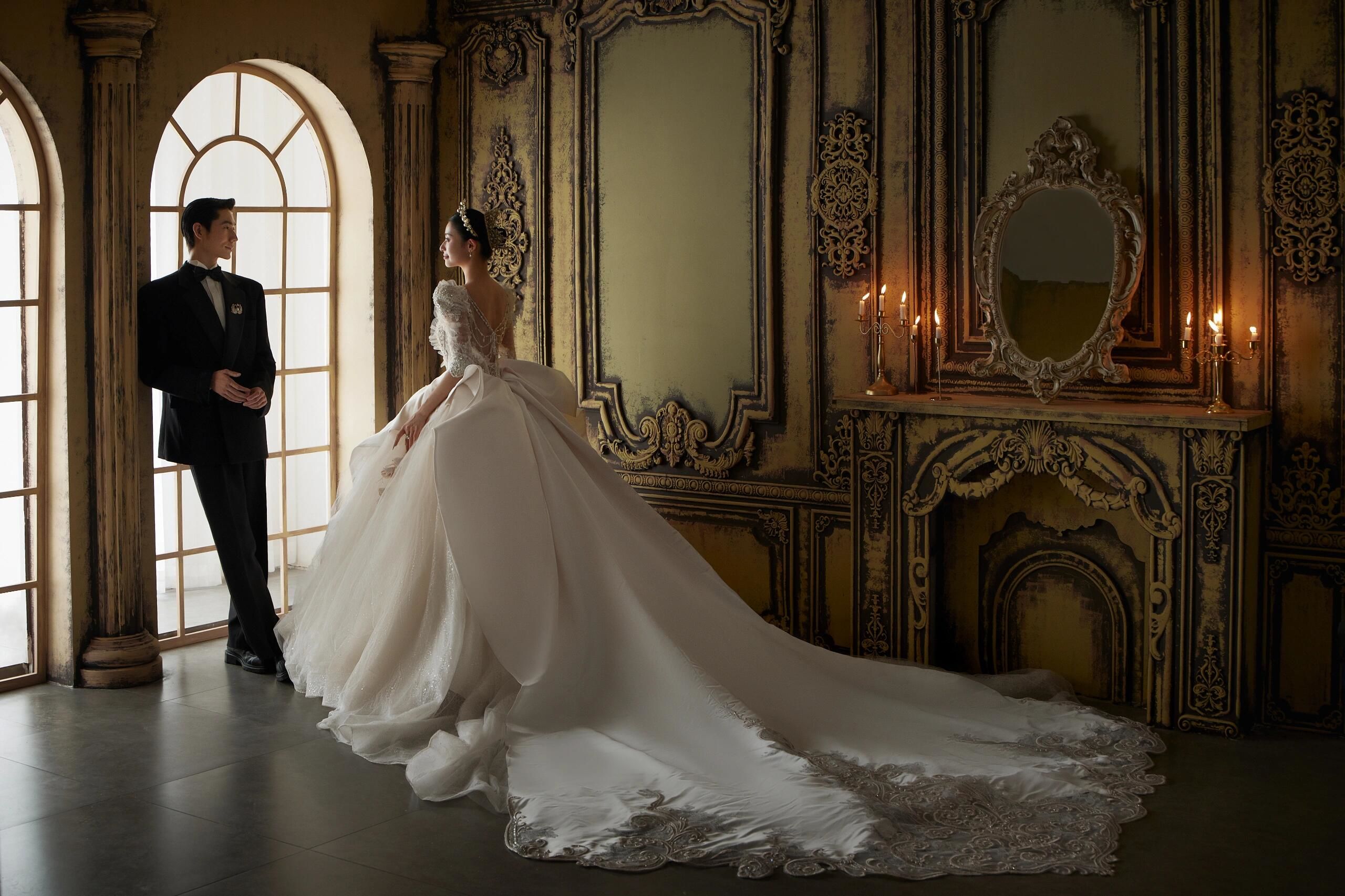 优雅浪漫的室内梦境宫廷婚纱照