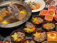 -牛YO寿喜烧·铁板烧和牛火锅自助(市府恒隆店)