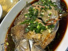 葱油鳊鱼-芦茨金富饭庄·25年老字号·专做稻草鸡