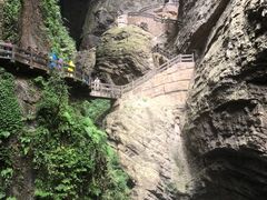 -龙水峡地缝景区
