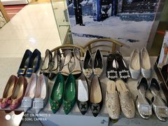 -莱靓奢侈品洗护改衣店(新世界百货崇文店)