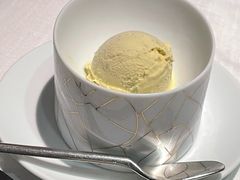 牛油果冰淇淋-新荣记(建国门外大街店)