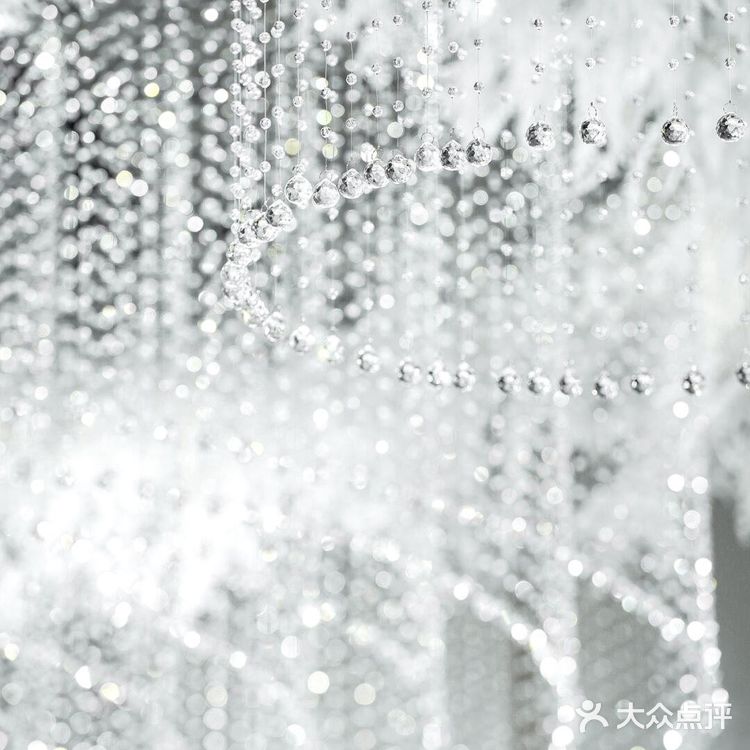 最受欢迎的韩式白绿色婚礼