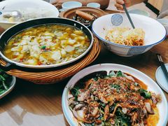 -有红鸡毛店·川菜(建设路店)