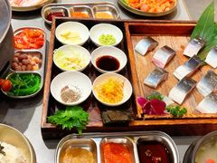 -围炉肉舍•炭烤活鳗•丹东海鲜烤肉(步行街店)