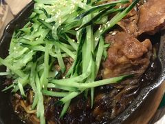 铁板肥牛炸酱面-炒码先生·韩餐炸鸡披萨(西塔店)