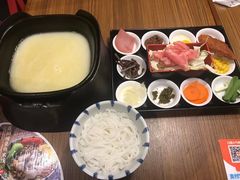 -阿香米线(大唐西市大润发店)