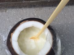 -志龙皇冠吃货椰子铺