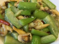 -赶海部落海鲜城(海阳路店)