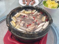 -墨脱石锅椰子鸡•香草鸭•东山羊(大东海店)