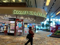 -COSMETICS & PERFUMES BY SHILLA(樟宜机场店)