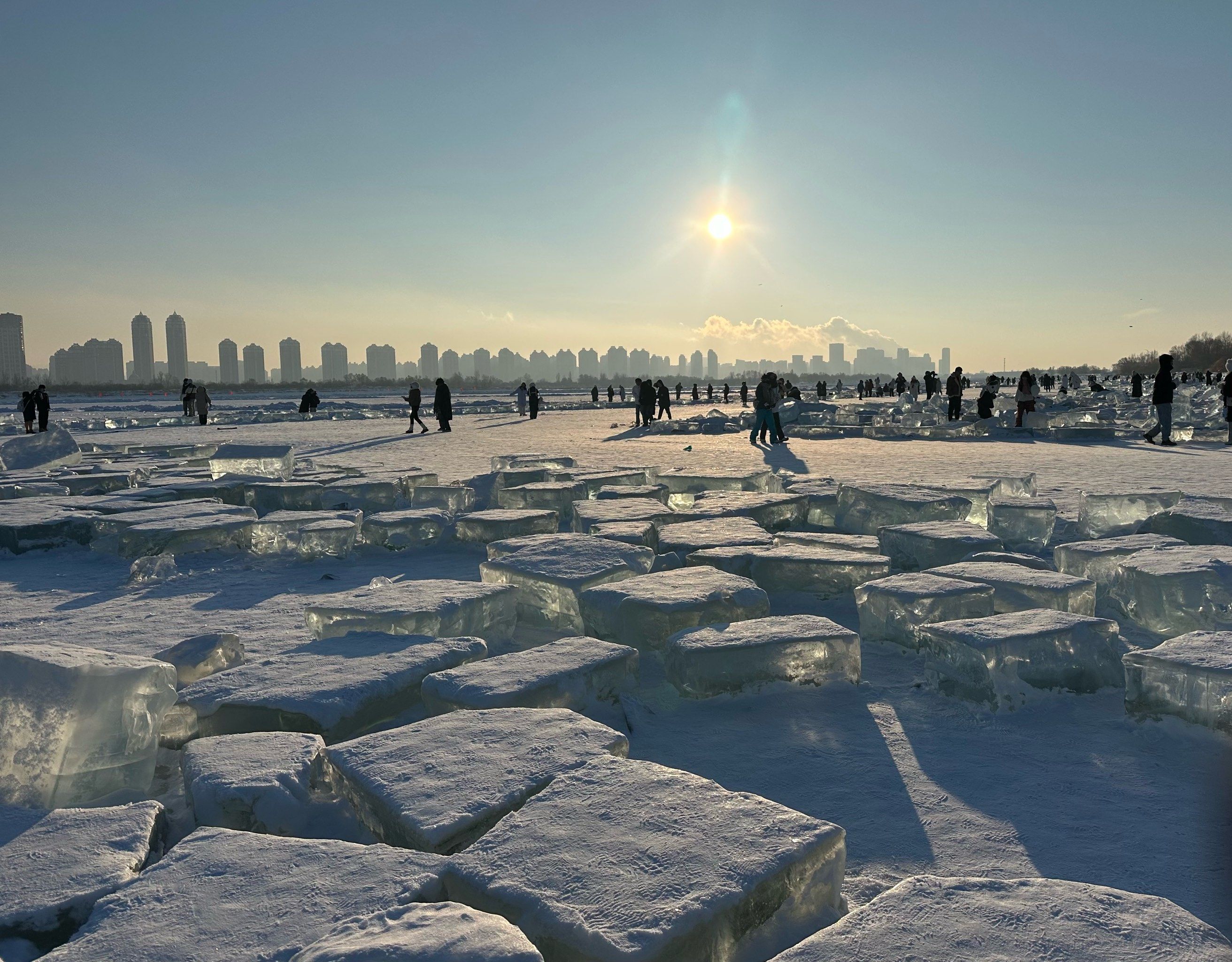 钻石海,松花江取大冰块的地方