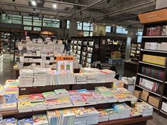 -新华书店(新街口旗舰店)