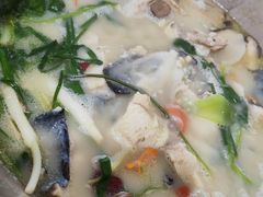 -姚记抚仙湖石锅鱼庄