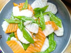 -云海肴·汽锅鸡·云南菜(天山百盛优客店)