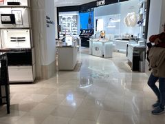 -乐蓬马歇百货公司(Rive Gauche)