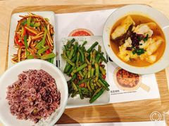 -老乡鸡(上海白玉兰广场店)