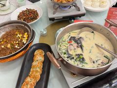 -饭怕鱼·黄焖鲟龙鱼(湖大店)