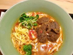 手切酸菜牛腱子面-陳八两面家(滨江天街店)