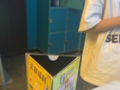 -荒岛实景沉浸密室(江汉路1店)