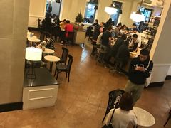 大堂-星巴克臻选(广州沙面店)