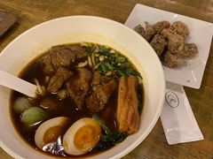 -晶华冠军牛肉面坊