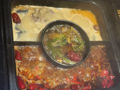 -老牌坊云南鱼豆花火锅(哈西万达店)