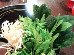 -虾弄弄海派小龙虾·牛羊蝎子火锅