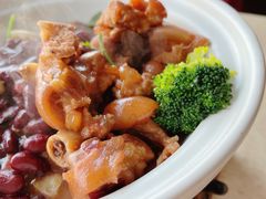 -墨脱石锅椰子鸡•香草鸭•东山羊(大东海店)