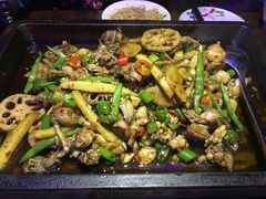 双椒炭烧牛蛙平锅-蘭奢雅集·江浙菜(青山江滩店)