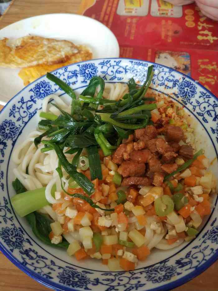 西府一绝凤翔削筋面(长安区店)-"去店里吃饭跟欠你们钱一样,店里齐