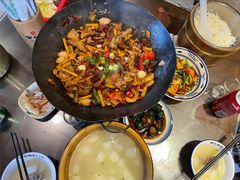 -富正毅三下锅·湘西韵味(天门山索道店)