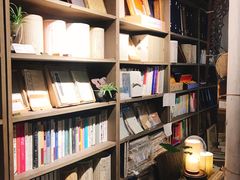 -邊城書店